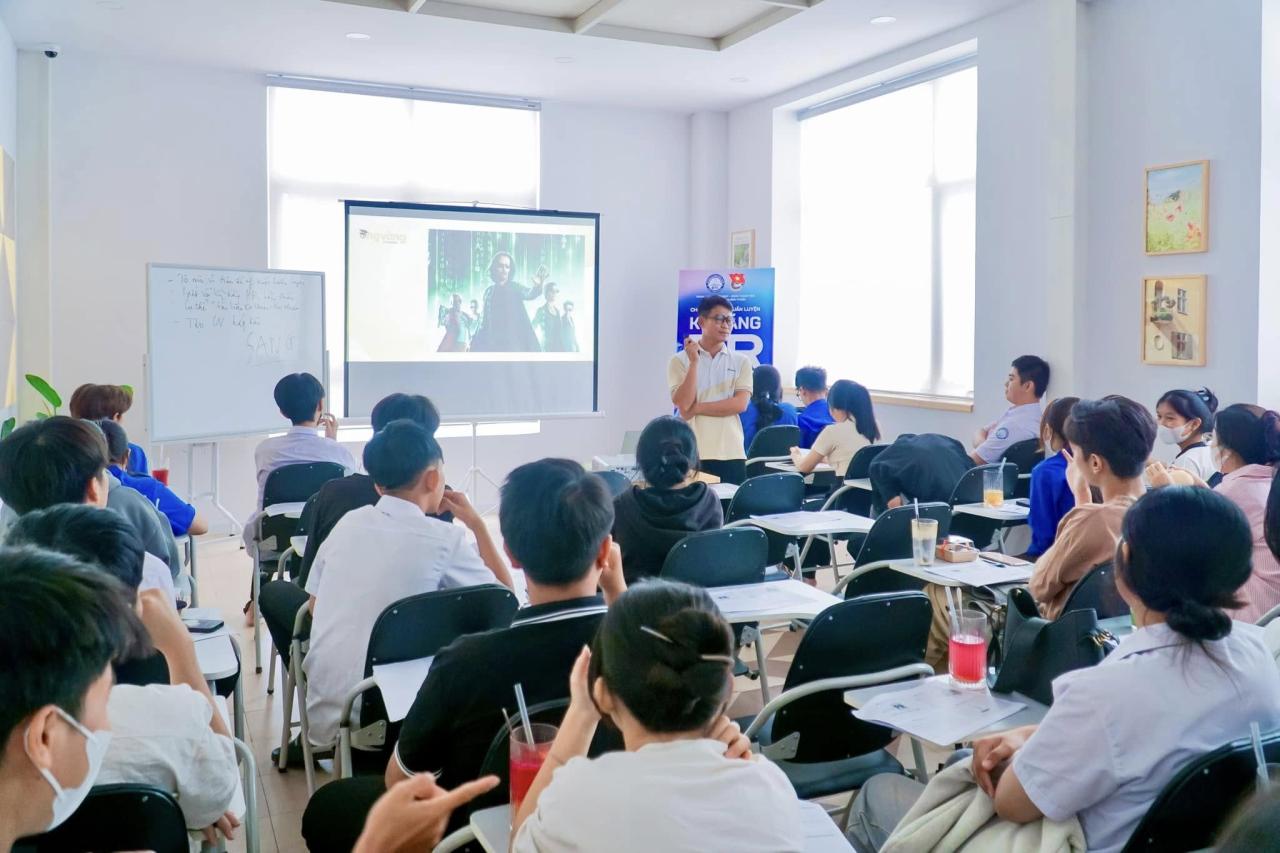 Chương trình tư vấn “Kỹ năng PR bản thân trước nhà tuyển dụng” - Ảnh 7